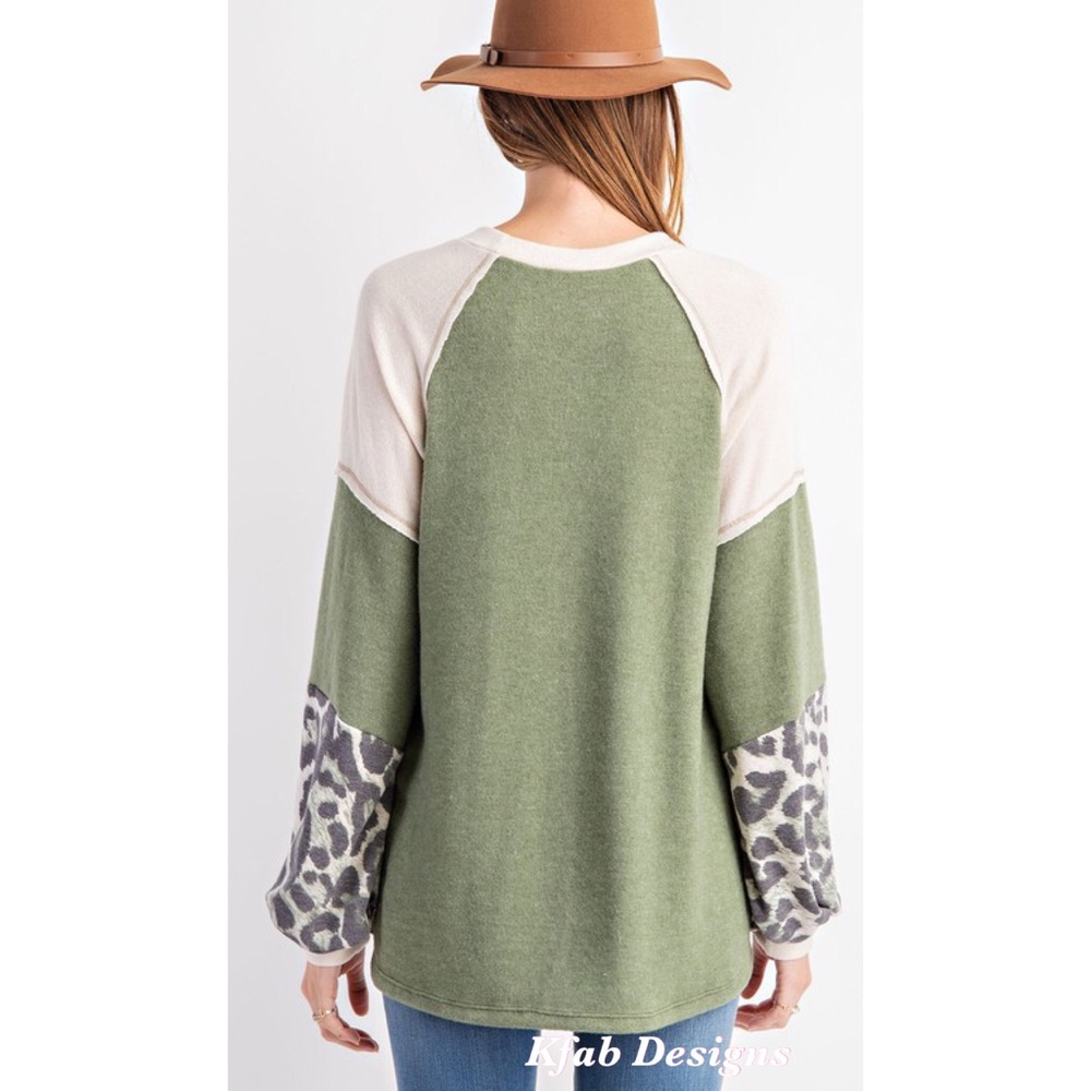 ❤️LAST Sage Softest Brushed Fabric Color Block Top - Picture 5 of 8